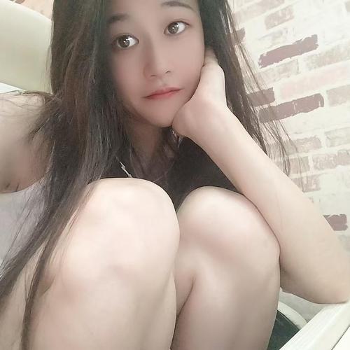 小玲儿丶的美女聊天室