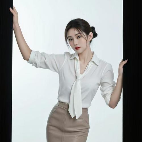 新人大幂幂～求哥哥保护～的美女聊天室