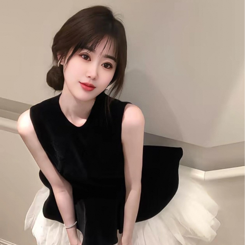 希域新人思彤的美女聊天室
