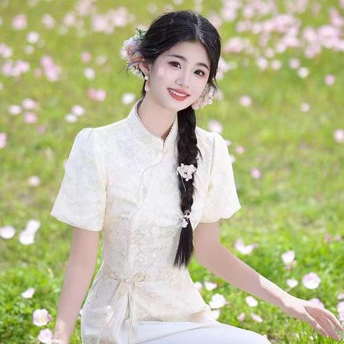 舞蹈绵绵的美女聊天室