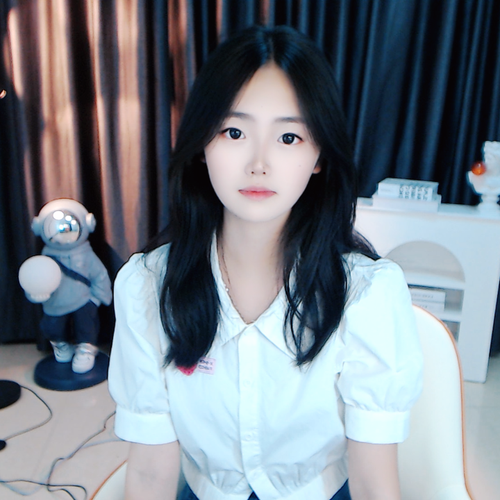 羊咩咩^O^的美女聊天室