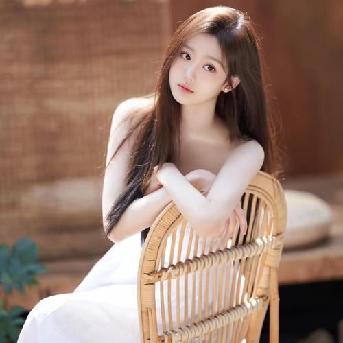 陈婉饭的美女聊天室