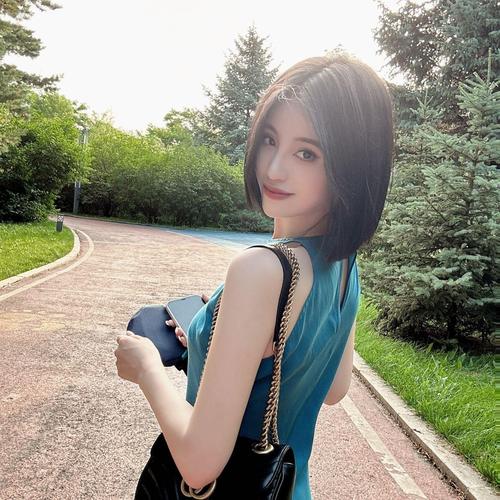 小爱•的美女聊天室