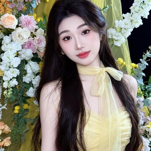 小c、马年大吉的美女聊天室