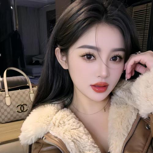 宋知晚！唱歌跑调的美女聊天室