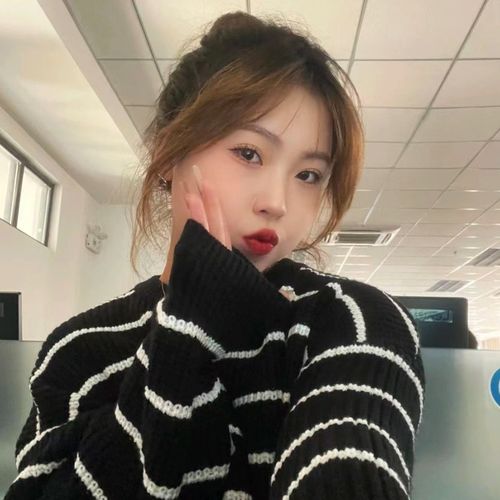 蕾蕾，要饿死了的美女聊天室