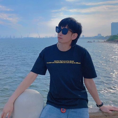 葫芦岛阿然：寒江孤影，江湖故人。