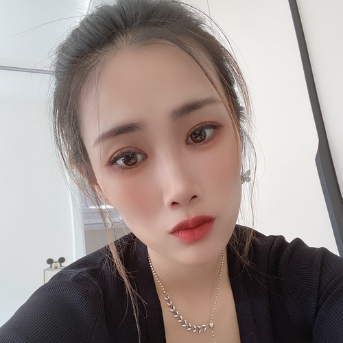 明月新主播求关注的美女聊天室