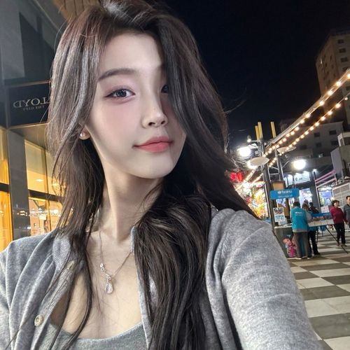 AA柒悦节日快乐～的美女聊天室