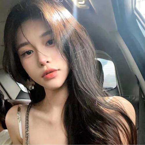 林夕月来个老头说说心里话的美女聊天室