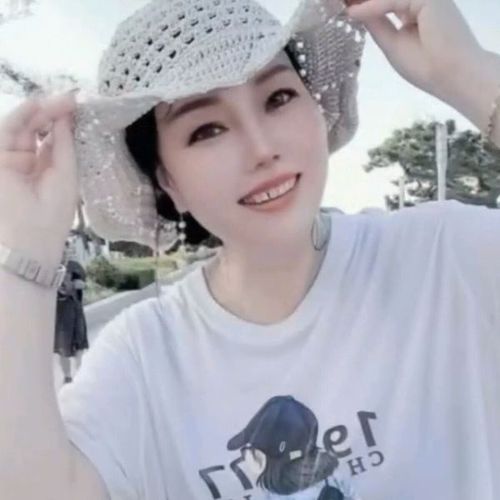 安妮公主♥祝大哥们节日快乐的美女聊天室