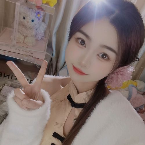 AA落落努力上班的美女聊天室