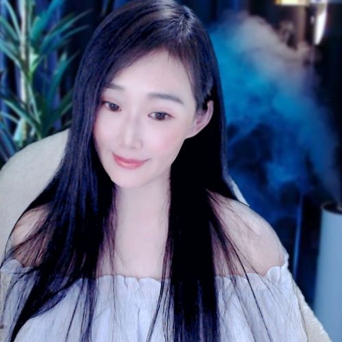 唱歌的安安的美女聊天室
