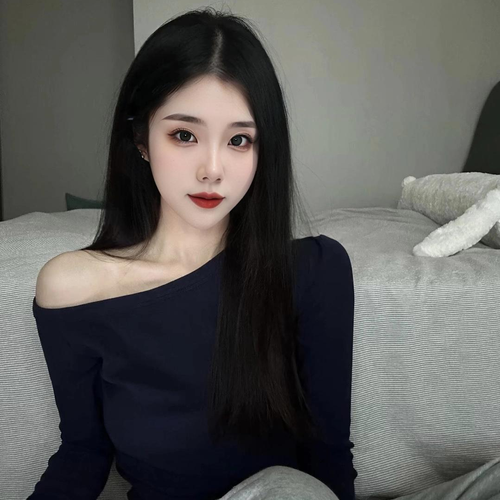 爱笑的秦楠.