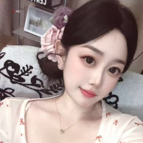 冰冰❤️求善待的美女聊天室