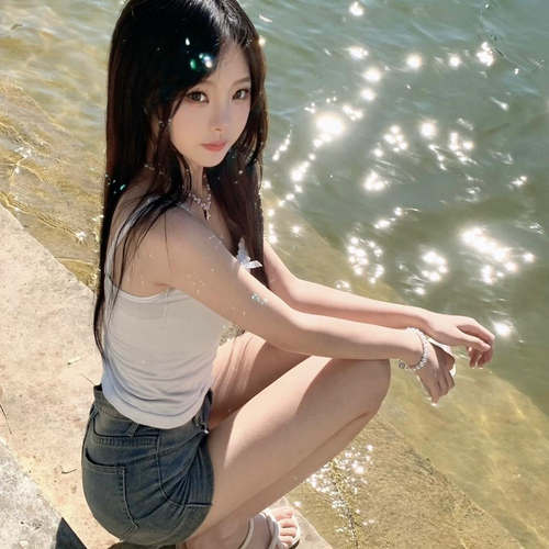 七七$的美女聊天室