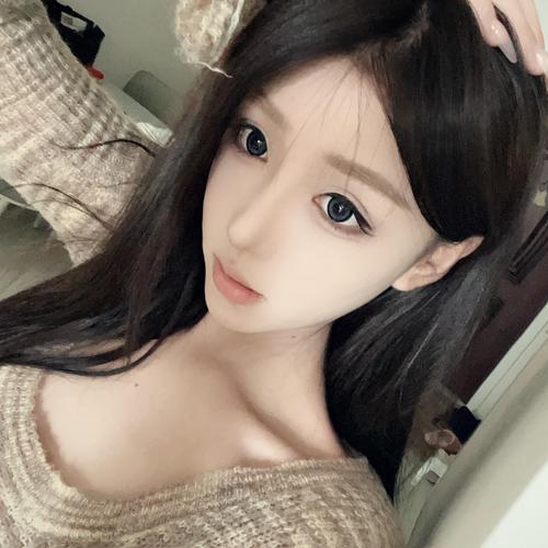 玥玥吃饱没的美女聊天室