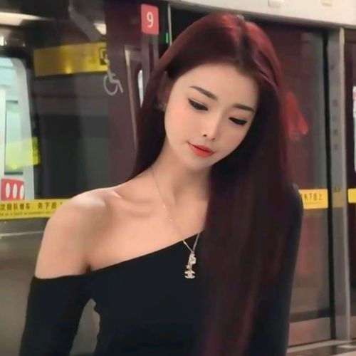 一梨的美女聊天室