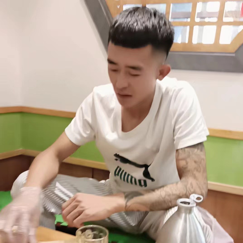 纪遥吖的美女聊天室