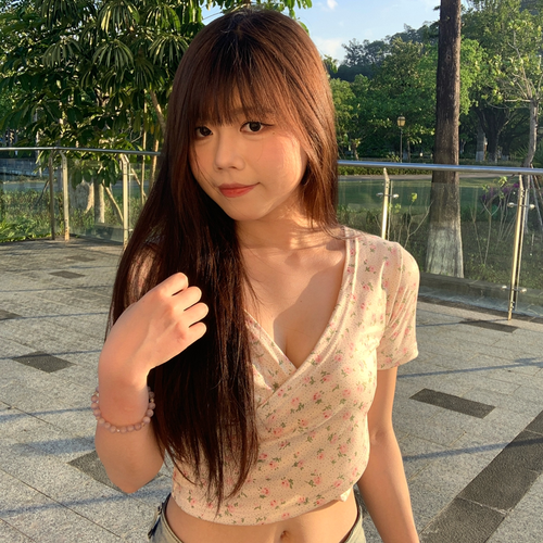 阿紫✨千元榜求求啦～的美女聊天室