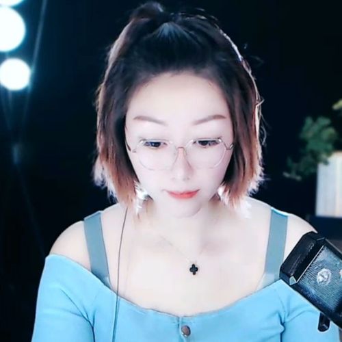 七七一米七的美女聊天室