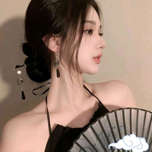 新主播甜鑫~的美女聊天室