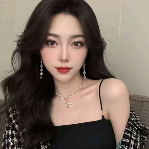 新人有容的美女聊天室