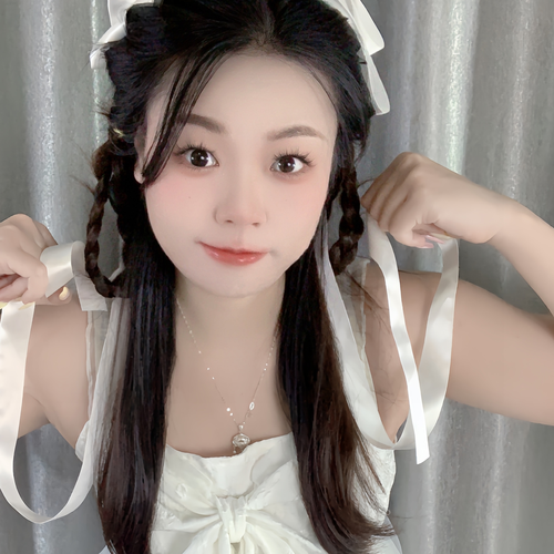 泡泡芙❤️钱来～的美女聊天室