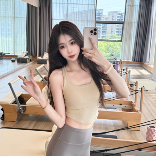 小榨菜☘️的美女聊天室
