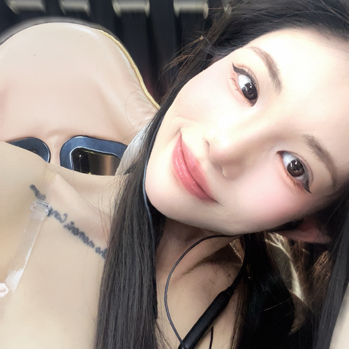 林夕月同频的人像礼物的美女聊天室