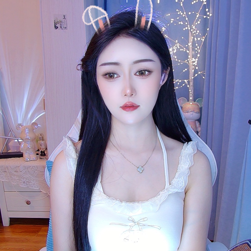 白鹿☁️静而不争的美女聊天室