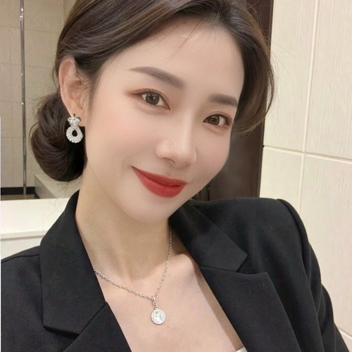 桃子。的美女聊天室