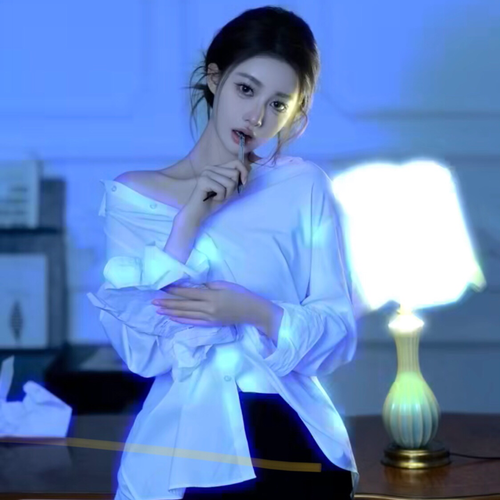 热舞荭中～的美女聊天室