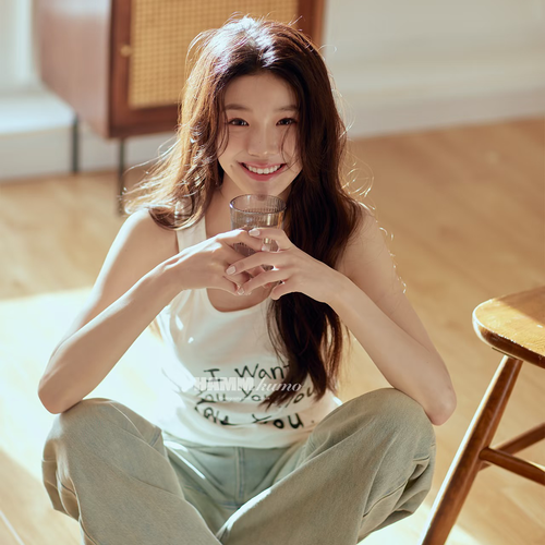 开心市民小张$的美女聊天室