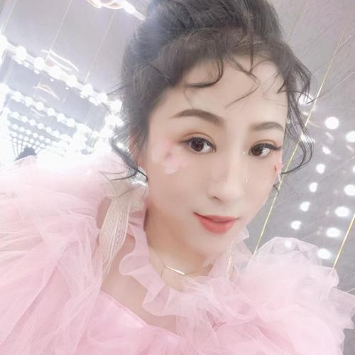 新人@小鱼儿~的美女聊天室