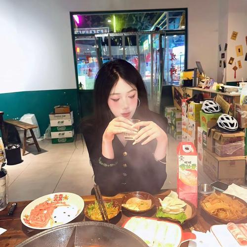 瑶一瑶的美女聊天室