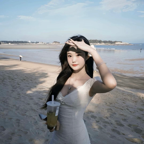 莹莹”的美女聊天室