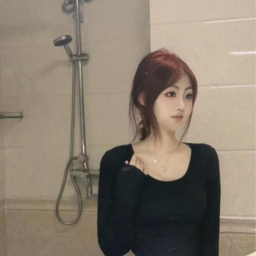 爱唱歌的小小的美女聊天室