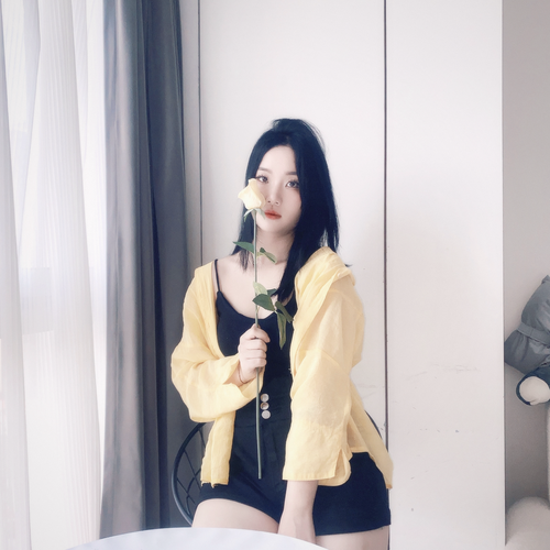 仟羽玲玲子的美女聊天室