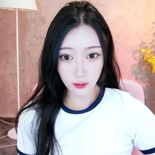 桔子好甜(唱跳俱佳）的美女聊天室
