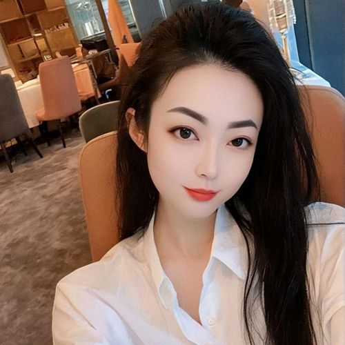 云意新人开播的美女聊天室