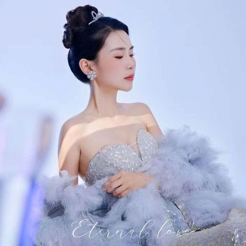 是诗诗呀～