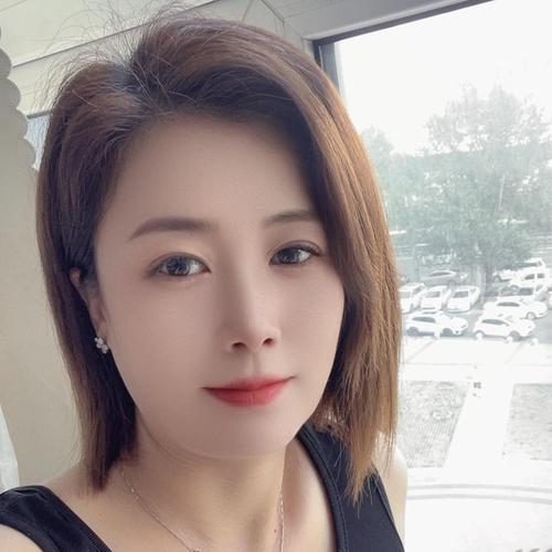 秀秀新人第一天！的美女聊天室