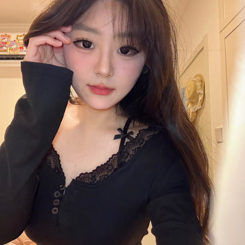 新人啵啵0的美女聊天室