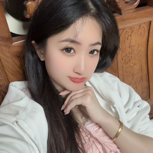 香菜泡芙努力升级的美女聊天室