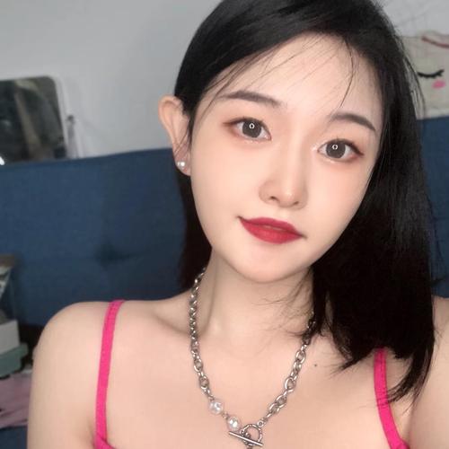 思思吃不饱的美女聊天室