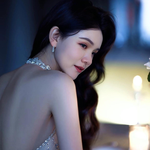 苏苏初阳的美女聊天室