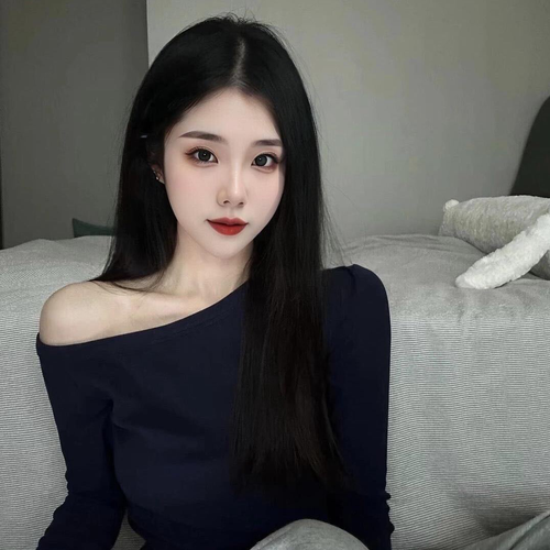新人-九的美女聊天室