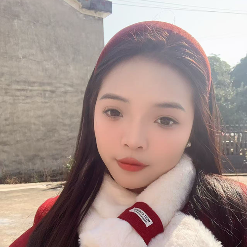 岁宛宛～王者陪玩的美女聊天室