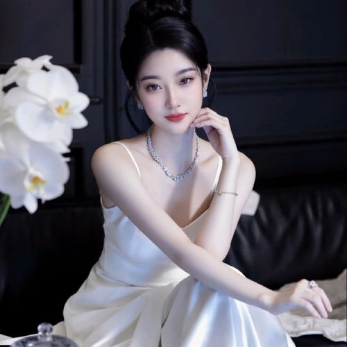 故里～你们快乐吗的美女聊天室